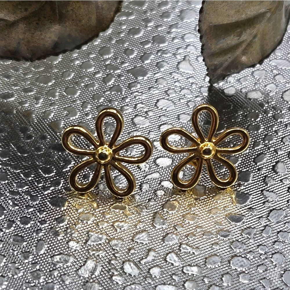 "5/$40" Daisy Flower Gold Tone Post Stud Earrings - Picture 3 of 6